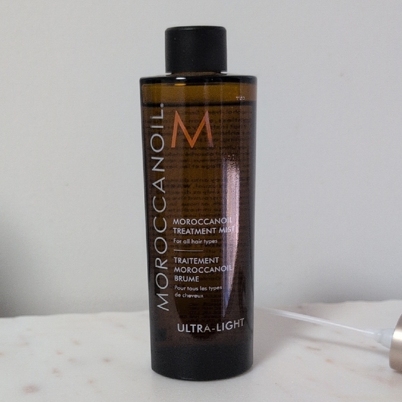Moroccanoil Ultra-Light Treatment Mist in Teal - Picture 2 of 12